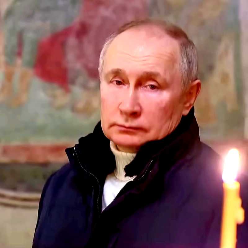 Vladimir Putin, participa do serviço de Natal ortodoxo em Moscou, comemorado em 07 de janeiro.